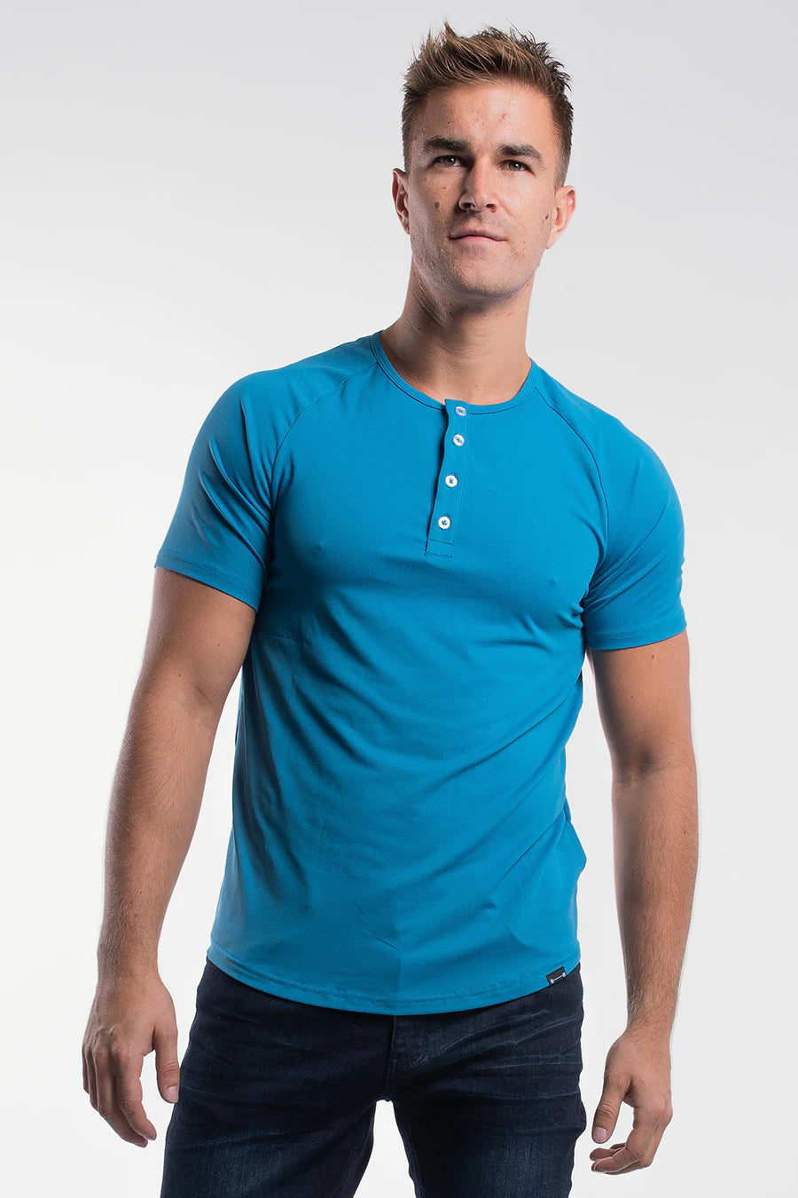 Scout Henley Short Sleeve - Steel - photo from front in focus #color_steel